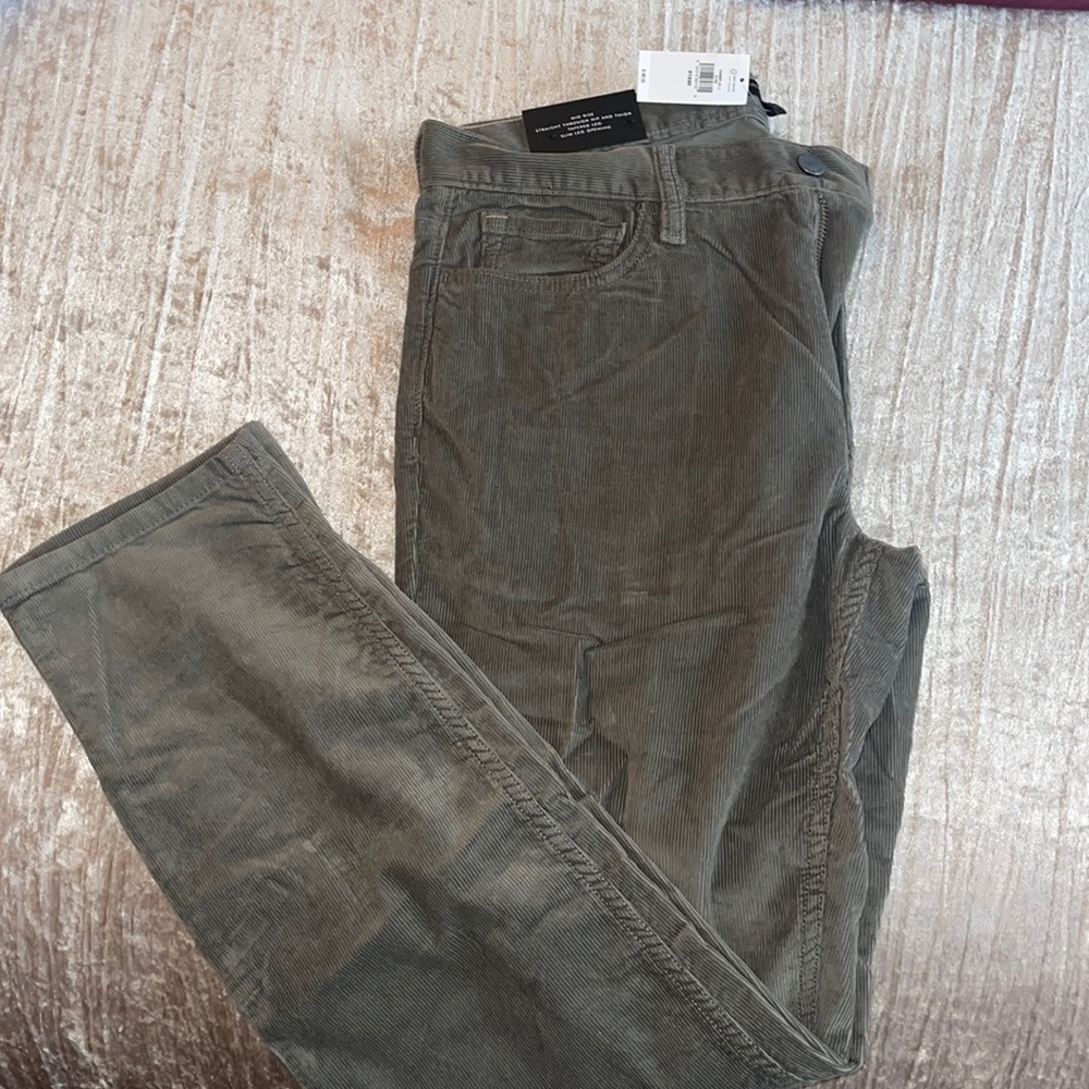 Banana Republic army green corduroy pants. Athletic tailored fit. 31 X 30.
